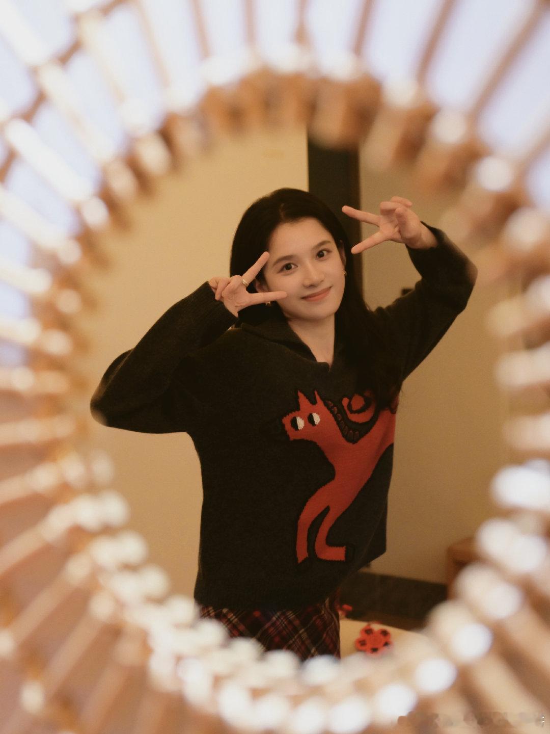 爱看一些张婧仪的小女孩日常