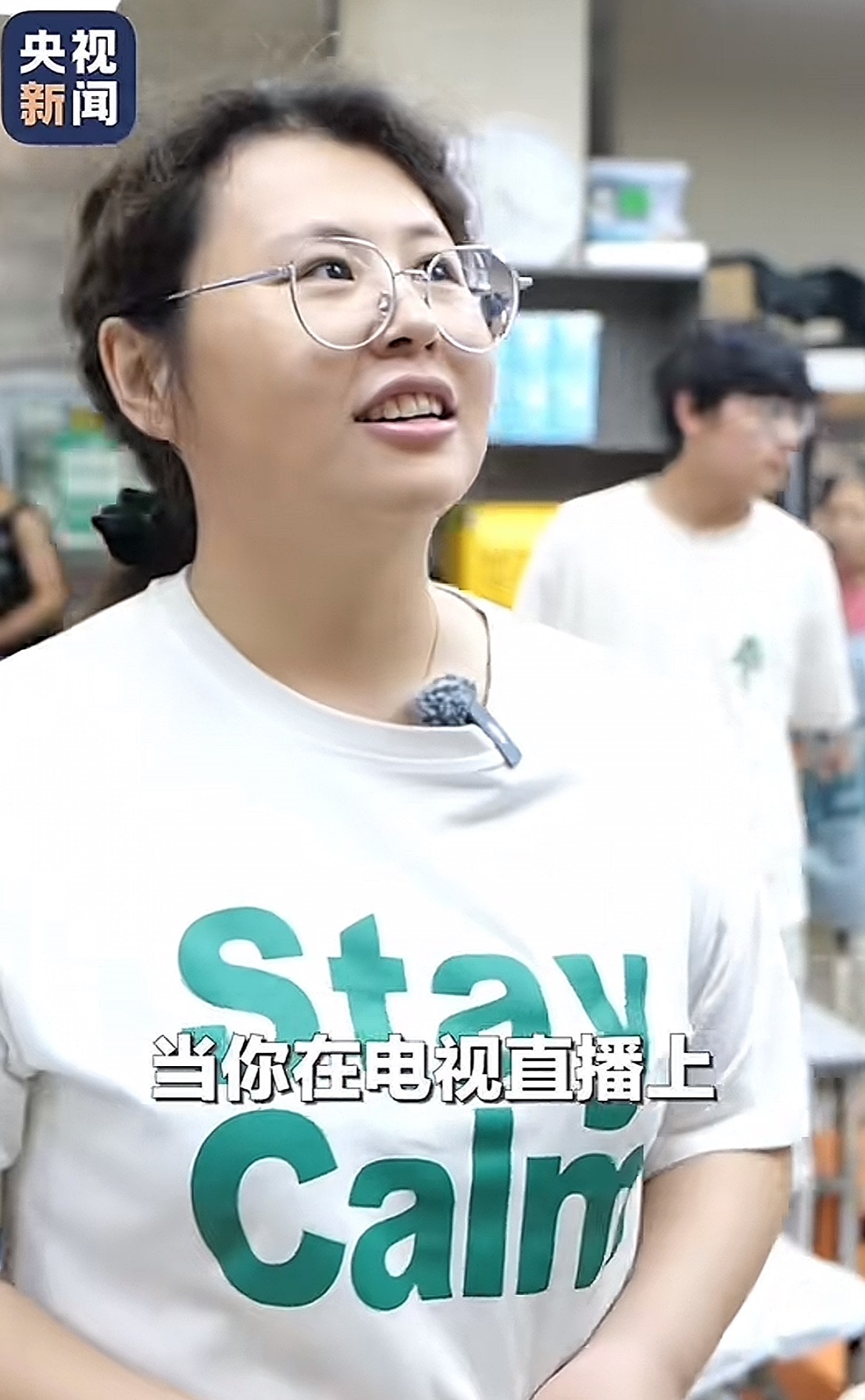 东哈烧烤的老板娘都火到央视新闻了不知道你们有没有发现我发现她在接受央视采访的