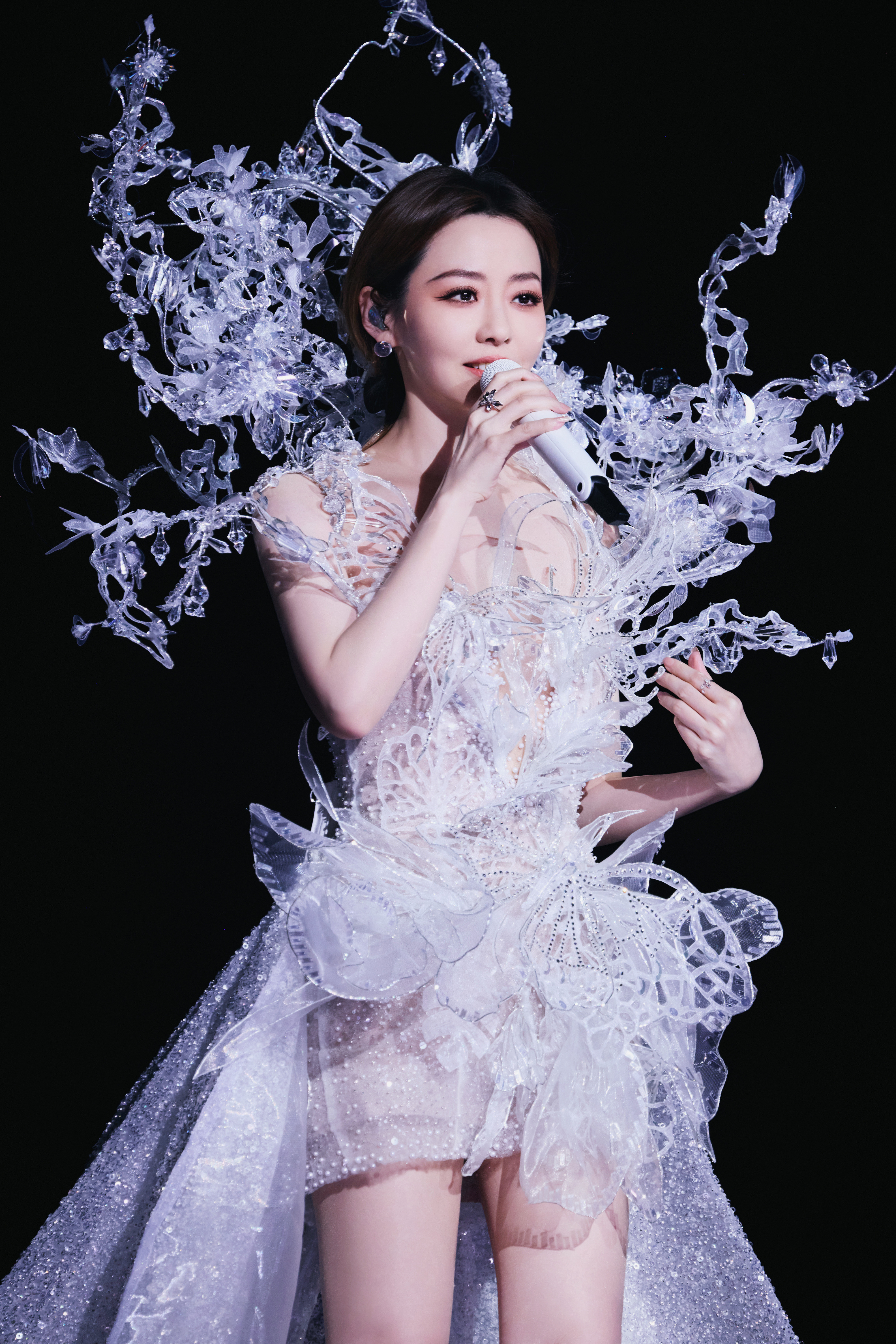 投稿张靓颖神女在歌唱……