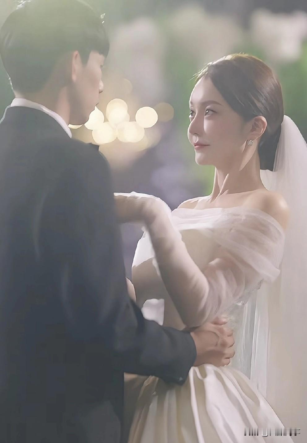 T佑透露结婚用崔阿扎的号直播，并回应结婚不为收多少礼金！