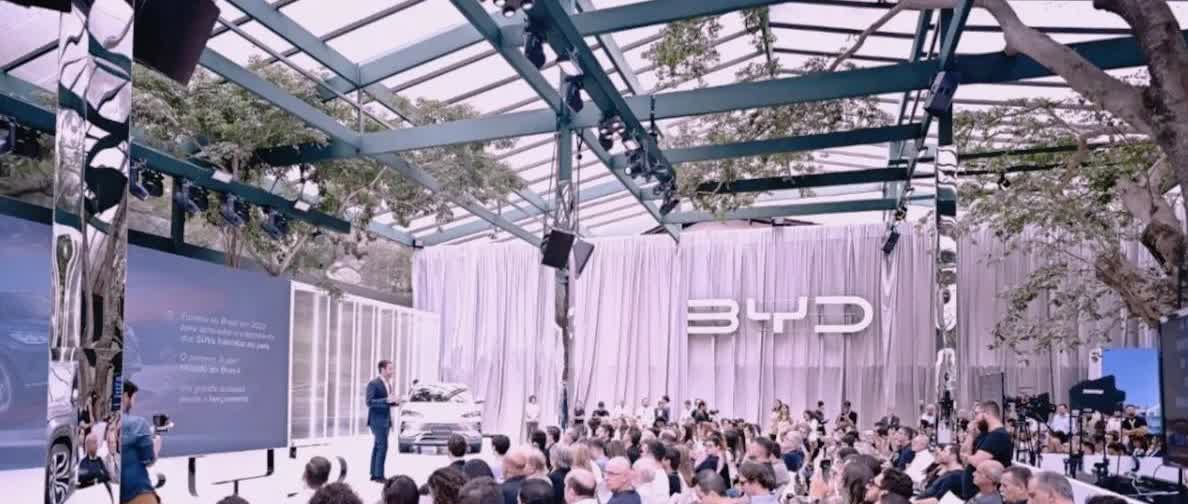 比亚迪这回要把友商得罪个遍了，本来以为5月销量38万+是王炸，但当比亚迪把前5个