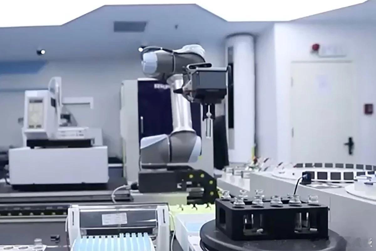 【中国在两个月内将“AI科研”计算规模扩大了一倍，且未使用美国芯片](南华早报)