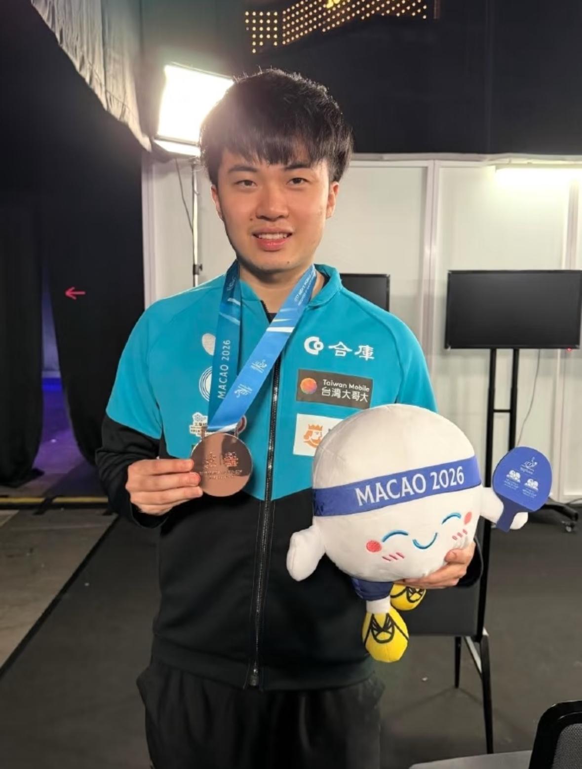 林昀儒的教练王翊泽教练更新：继续努力💪，再创辉煌战绩！林昀儒再次拿到世界杯铜