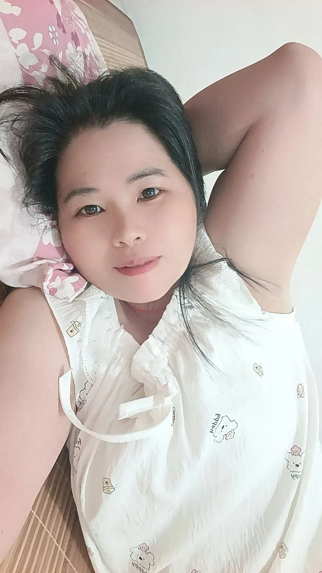 躺着随意拍 休息宅家自拍