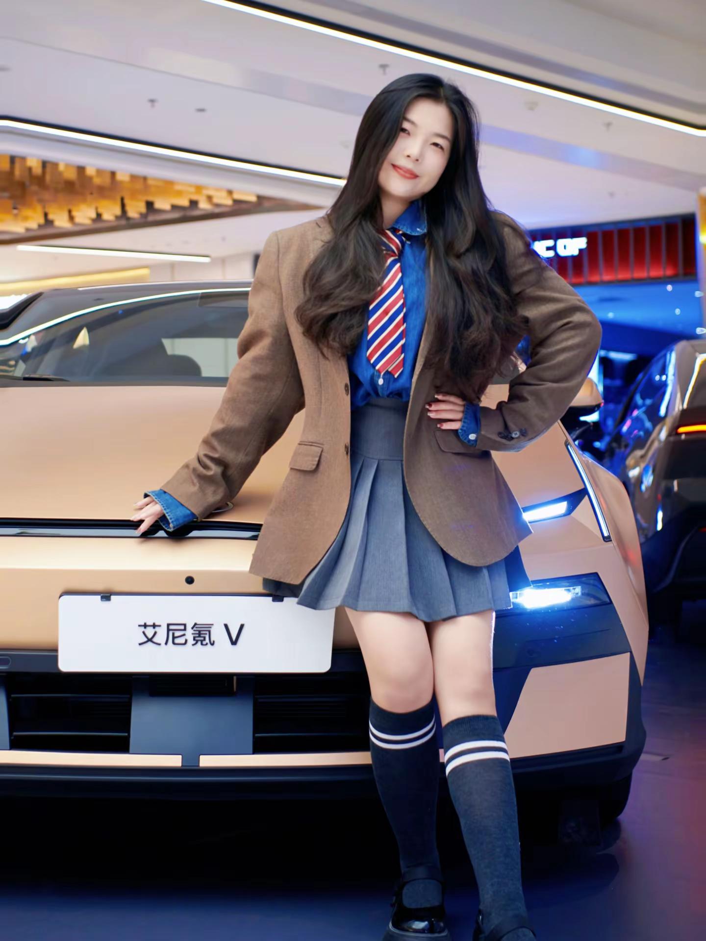 快来一起打卡吧。对着镜头比个V
