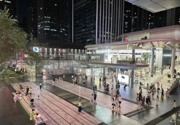 深圳6月底将实行乱摆卖清零政策据官方消息，深圳将在6月底大规模开展乱摆卖打击行