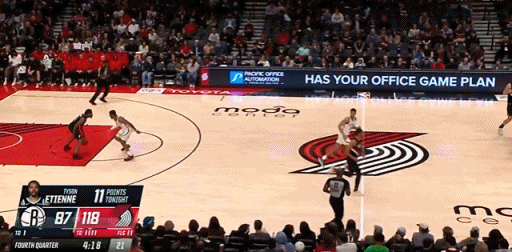 士别三日，当刮目相看啊今天杨瀚森登场给人的感官用三点总结：手上稳了，身体不软了