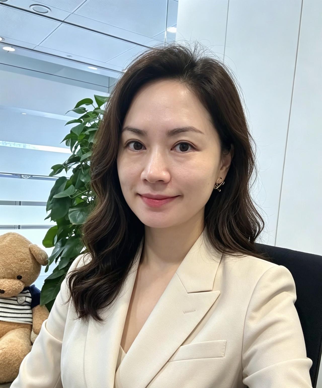 我闺蜜坐月子，婆婆从老家来伺候，才来半个月就把老家三波亲戚往新房带，还偷偷把闺蜜