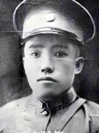 1929年4月，刘珍年率军大破张宗昌部，生擒昔日恩师褚玉璞。他竟向褚家开出二百万