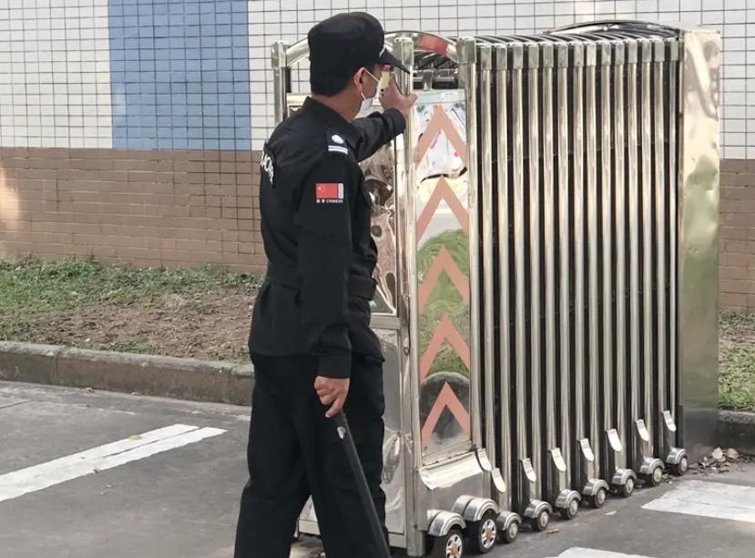 很多人说保安没有执法权，当保安就看好大门，发现有事情只要能及时上报，就算工作完成