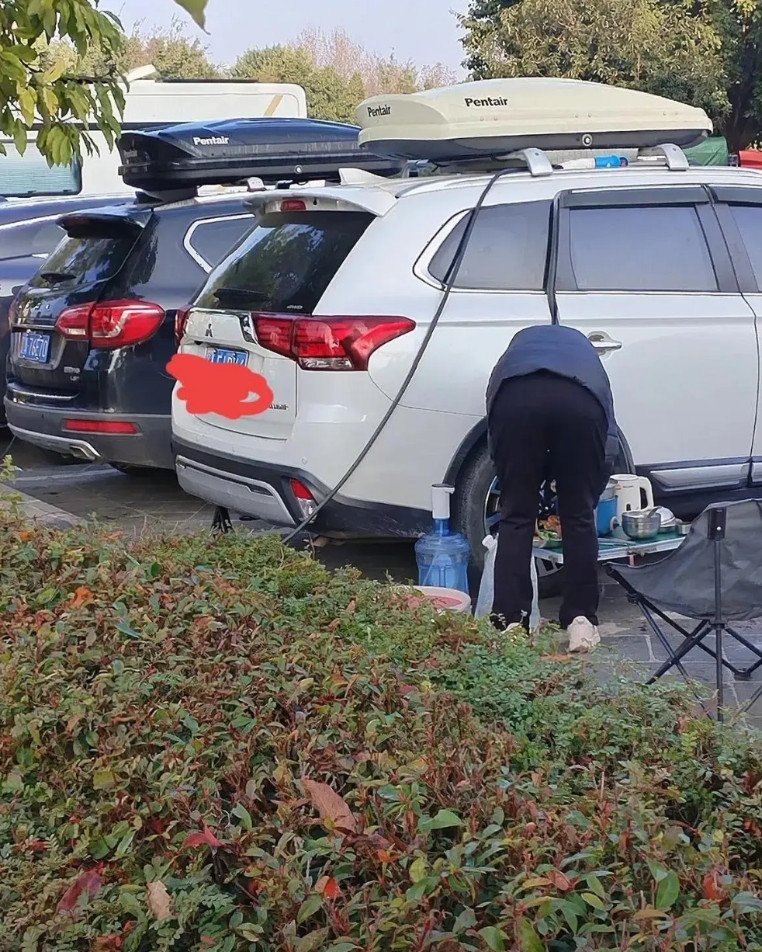 越来越理解床车旅行那些人为什么到处遭人白眼，他们的素质和言行，真的很难让人喜欢。