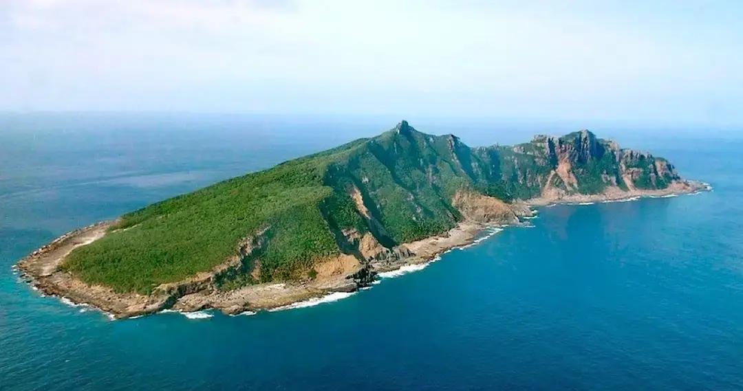 就在刚刚。有媒体突然抛出一个尖锐问题：能不能趁日本挑衅之机，拿回钓鱼岛实际