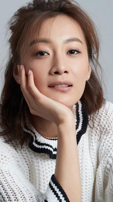原来李小冉现在的老公徐佳宁，竟然是与徐梵溪同居五年的前男友，徐梵溪为他怀过两次孩