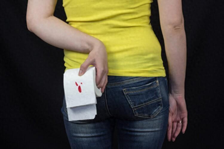 体内有癌，肛门先知？医生：肛门若常有3种不适，警惕癌症在靠近肛门在日常健康话