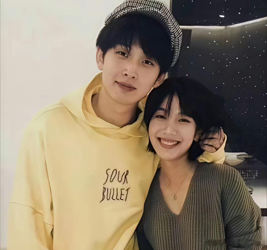 这是今天娱乐圈最大的瓜！2月21日，娱乐圈里一整天都静悄悄，没想到深夜，却突然曝