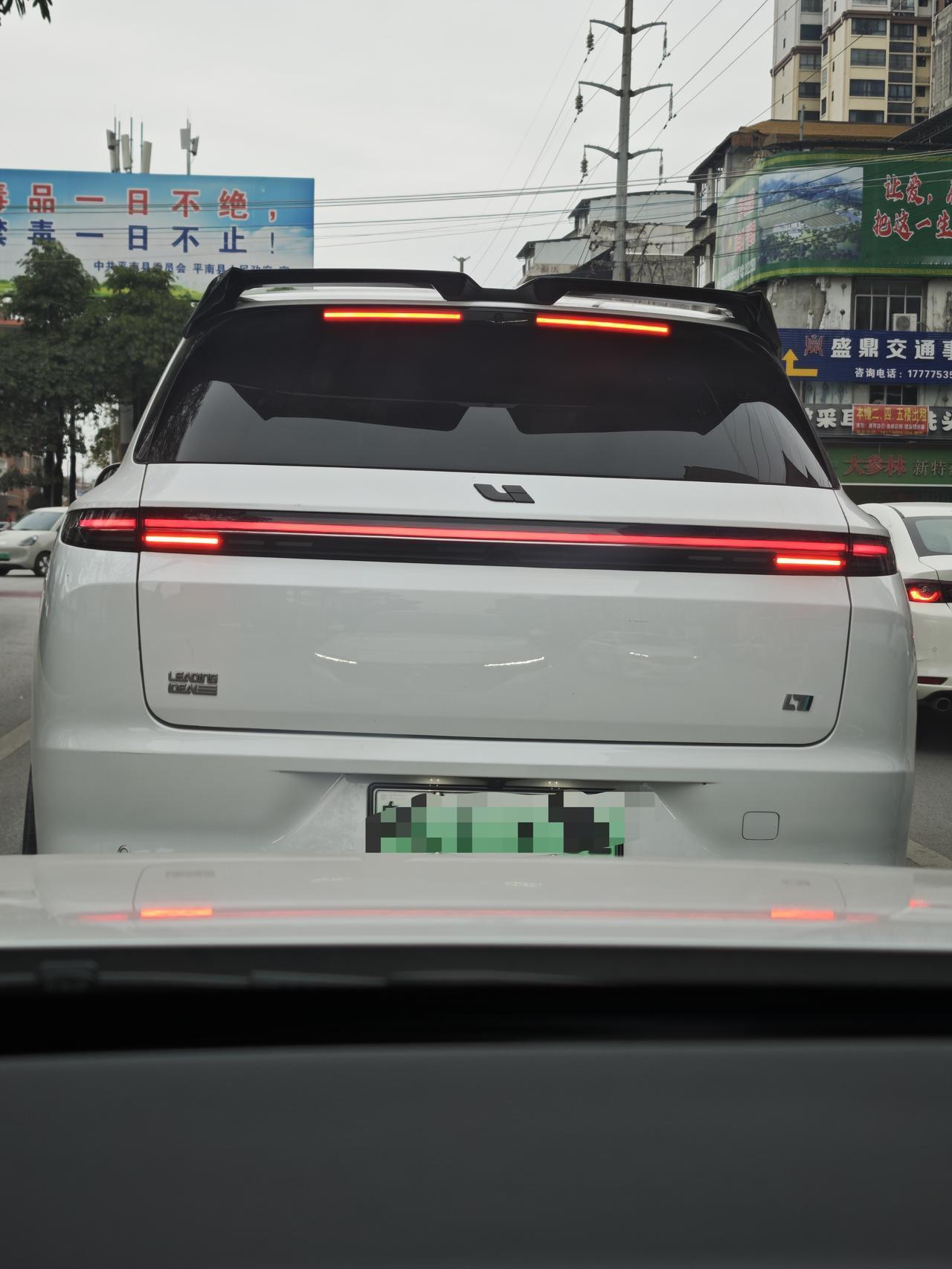 在县一级市场也能看到蛮多理想汽车的，包括L6、L7和L9！但是最近听说因为202