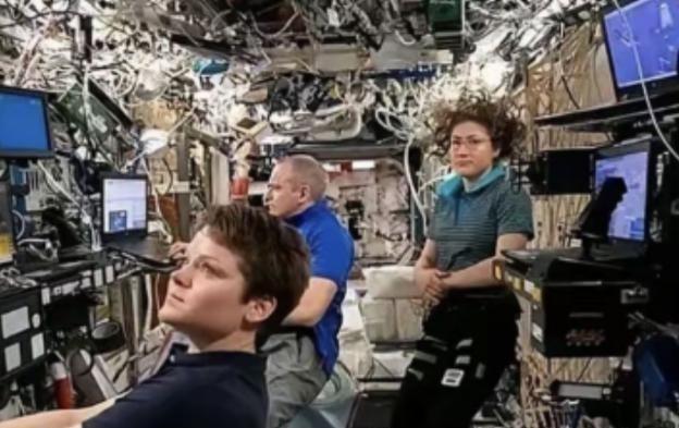 为什么大家都不提中国空间站了？没脸提，跟国际空间站差距太大，但不是中国空间站拿不