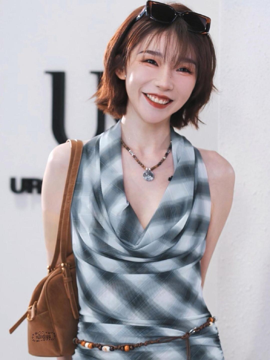 #刘恋入职奥美月薪3500#刘恋身上兼具理性冷静和浪漫柔软，和栾念复杂立体的人物特质十分契合​