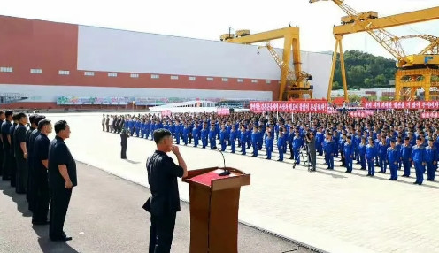 根据媒体报道，邻居家的第三艘五千吨级驱逐舰将在2026年10月10日之前在南浦造