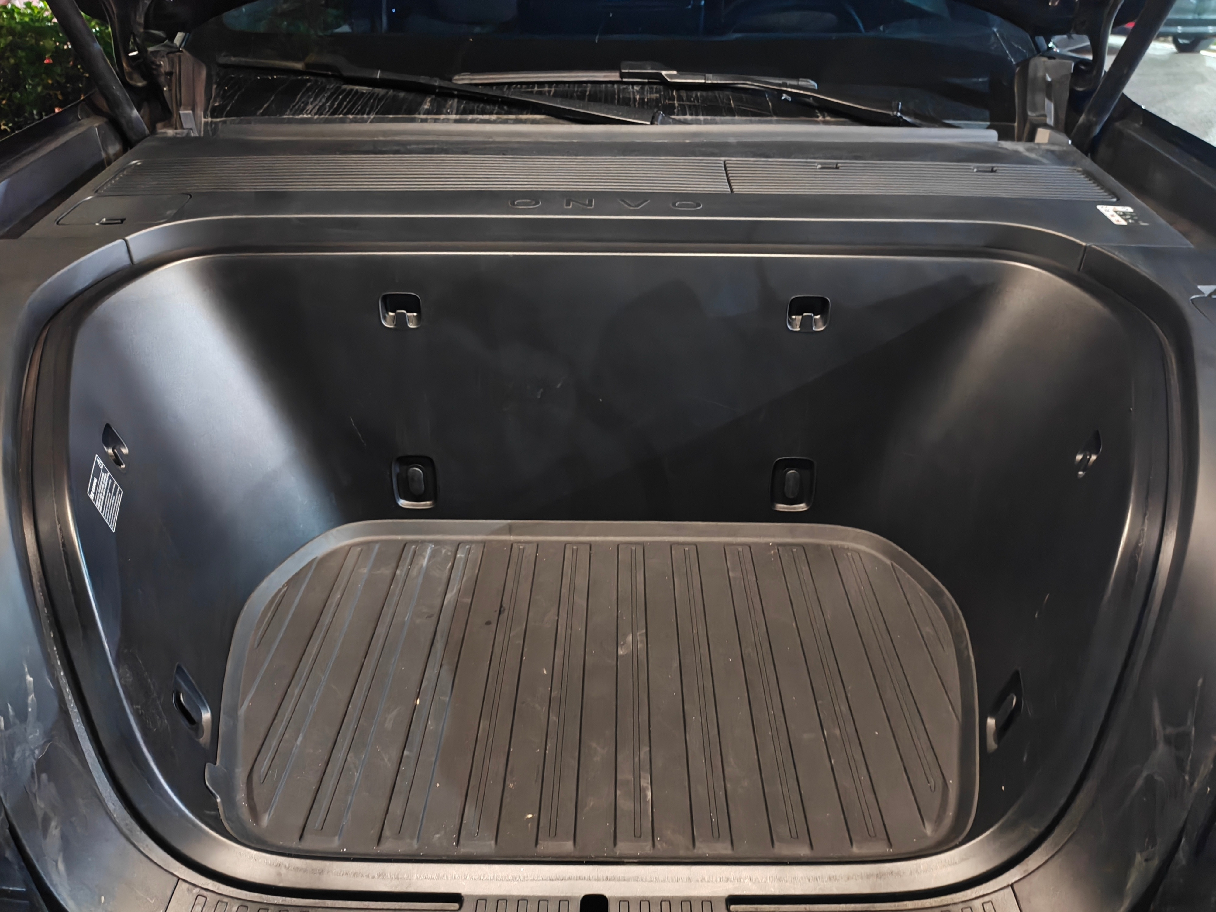 这里面车买回来大半年从没洗过，按照某PQ的剧本应该很脏很脏才对吧？