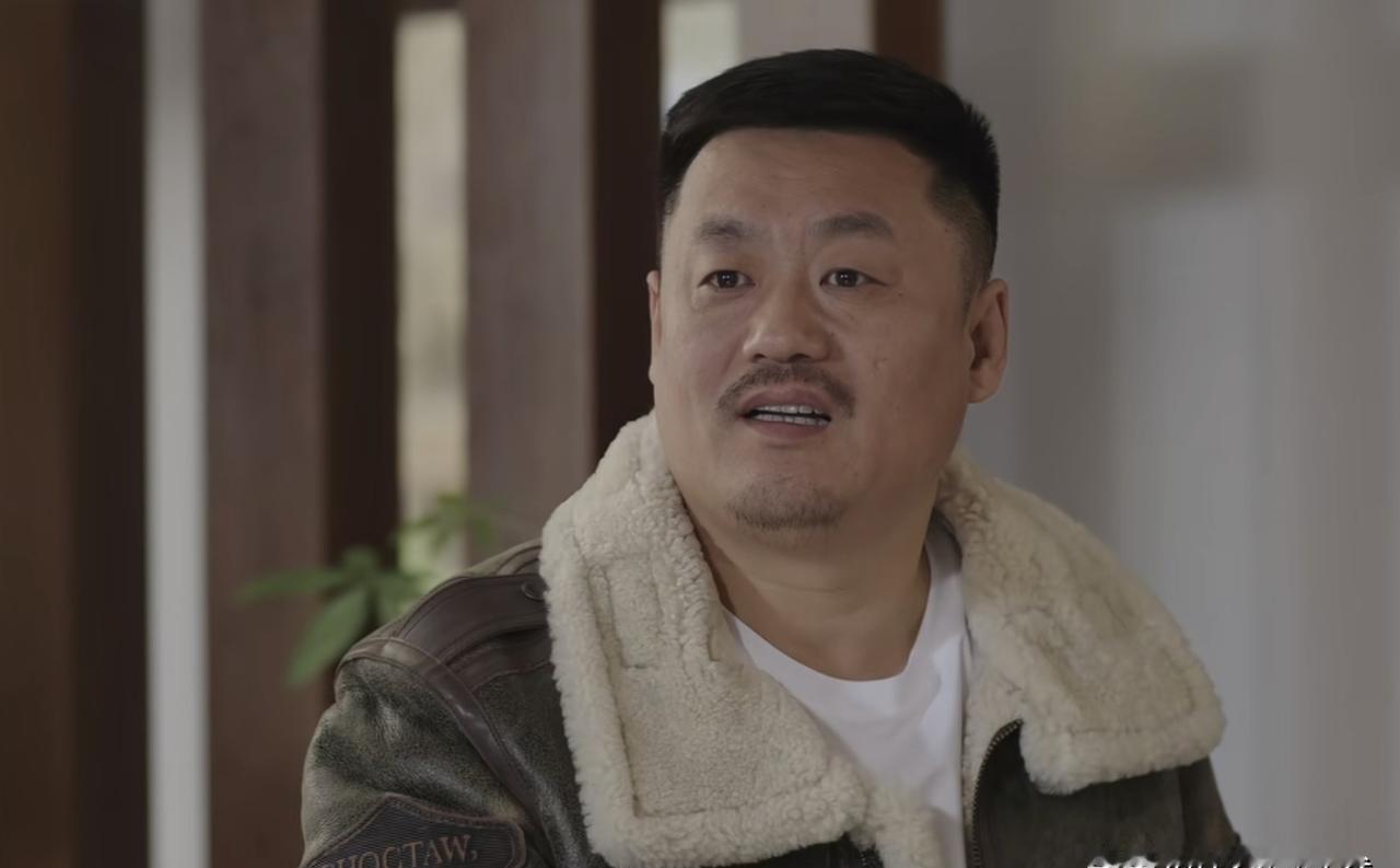 你天天网上聊得火热的“灵魂伴侣”，真站在你面前，你可能根本认不出。宋晓峰就干了