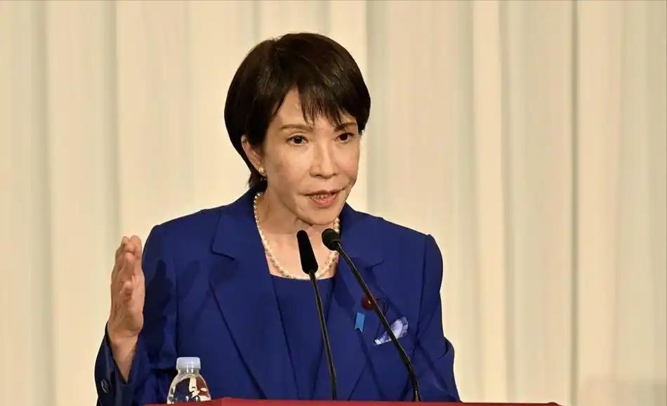 高市摊牌了，东京降级对华关系，并通告全球：中国欠日本两笔账 彻底不装了！高市