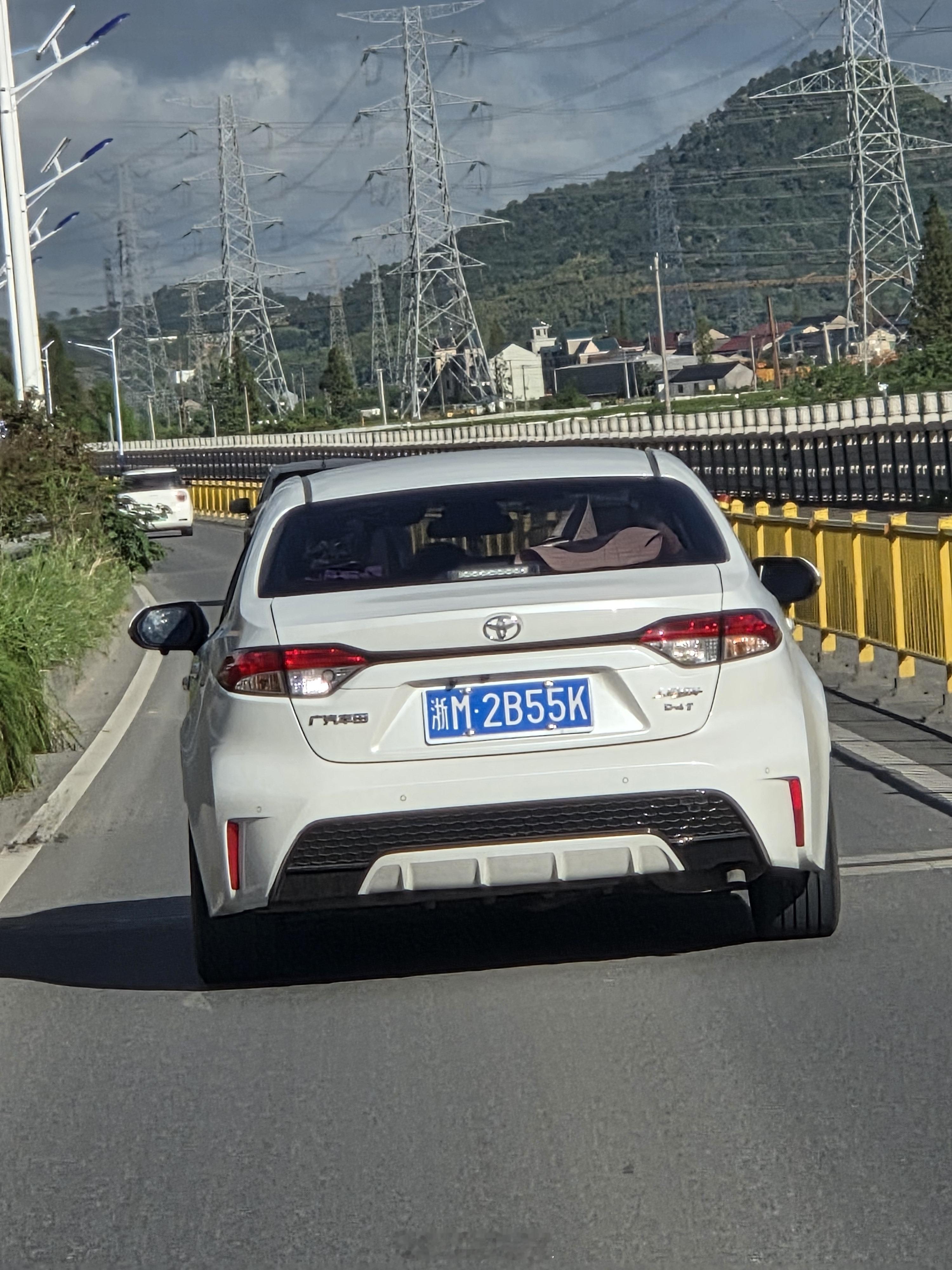 你凭什么骂我开哥？？？