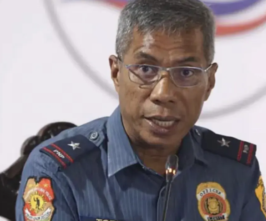 新一任国家警察总长尼古拉斯·托雷三世，负责逮捕了前总统杜特尔特。杜特尔特因为
