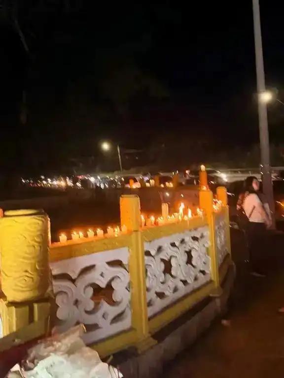 12月27日深夜，巴拿马阿赖汉市政府不顾现场华侨华人代表的苦苦阻拦，悍然将中巴公