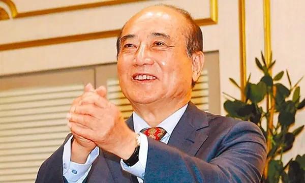 王金平到底在干什么？竟然说不知道柯建铭发动大罢免的用意是什么？难道王金平还在念及