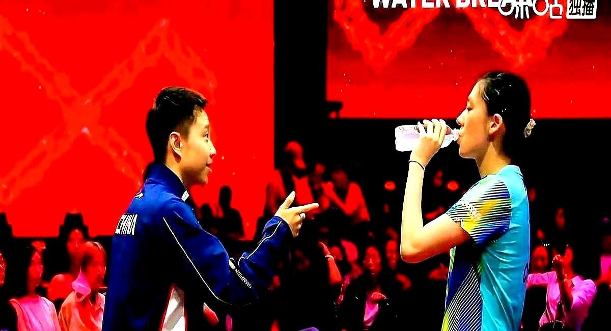 谁也没想到，国乒混双在新加坡大满贯八强就栽了。28岁的于子洋，前脚刚从陪练转