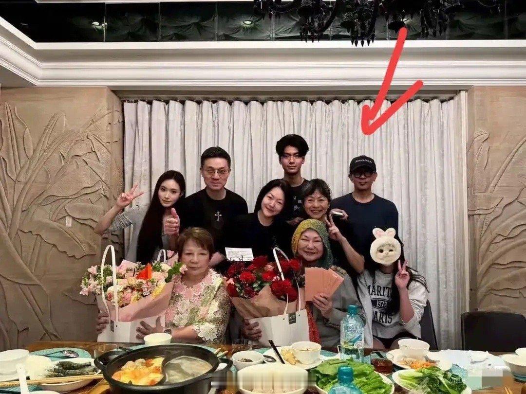 到底谁真的思念大S一目了然，小s和具俊晔都憔悴了好多。​​​