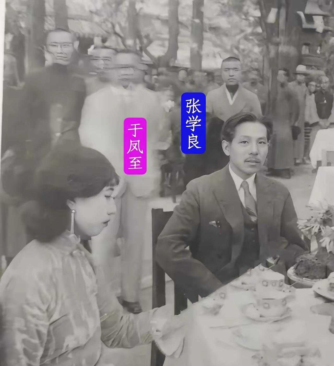 这是于凤至和少帅张学良的真实合影，都看看吧，这可不是演员扮演的。那时候的妆造很