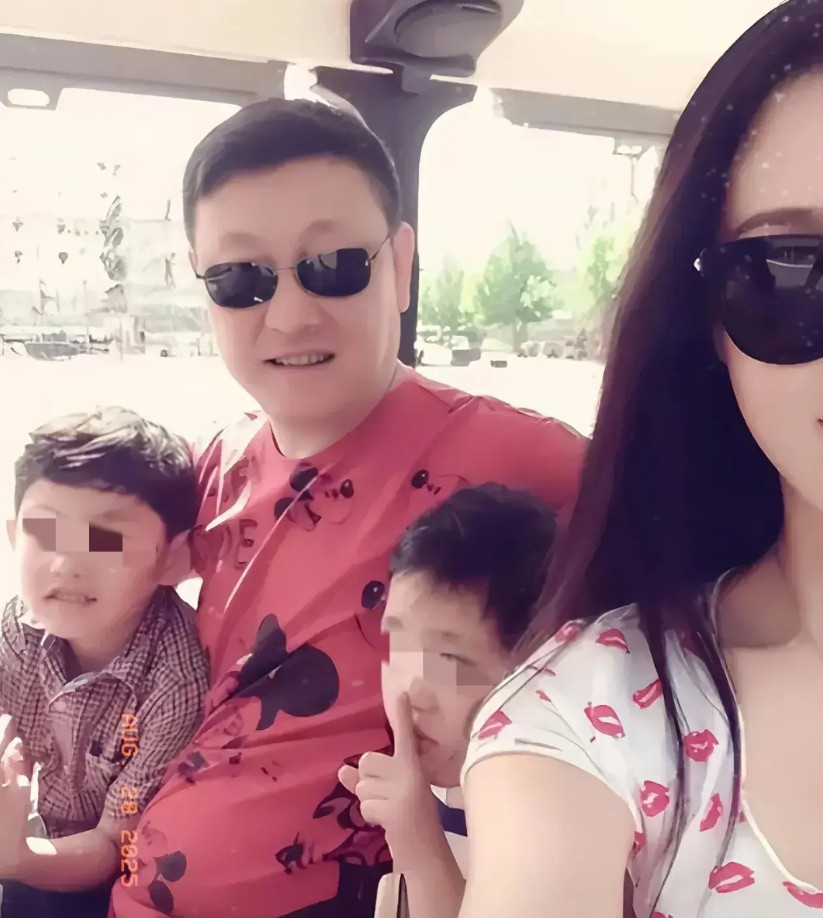 韩磊的事情还在发酵！本以为昨天那女生的爆料已经够劲爆，没想到半夜疑似他妻子琪