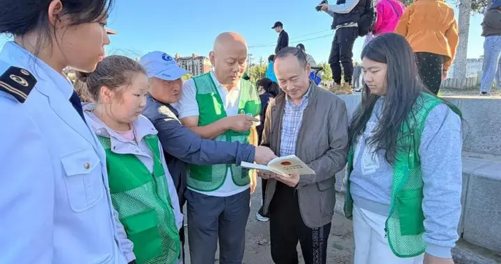 80名小鸥+260名绿色之友环保志愿者参加第十届全国净滩公益活动