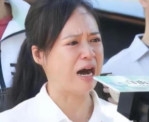 “中方越是对我采取制裁举措，我就越发坚持反华立场”，说这话的人正是曾经深圳女律师