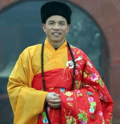 释印乐任少林寺新住持，我在通报中发现了一个问题：释永信在出事前的职位是方丈兼