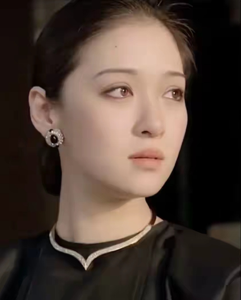 胡因梦算不算顶级大美人？看她和林青霞、林凤娇的合照就有答案了
