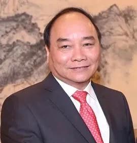 近日，越南政坛再发地震，阮春福等四名重量级人物被解除党内职务，苏林意图通过人事调