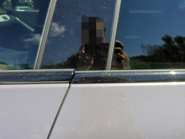 p7+开了没多久后车门错位了。这怎么回事