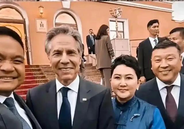 美国说急需稀土,蒙古二话不说立马挖了十万吨拱手送上,可这边刚把稀土准备好,美国那