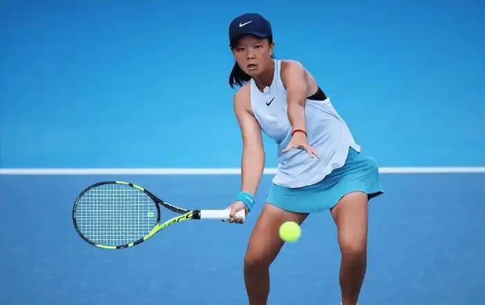 🇨🇳泸州W35女单第二轮🇨🇳黄裕迦7-6/6-3🇸🇰摩尔瓦约娃[