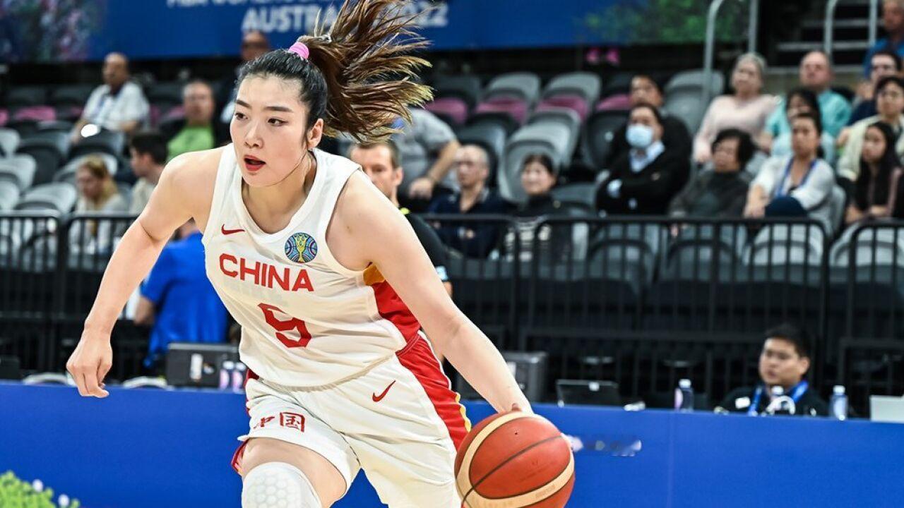 说句大实话！中国女篮的病根从不在内线！只剩20天，缺了李梦能夺牌吗？看完所有热身