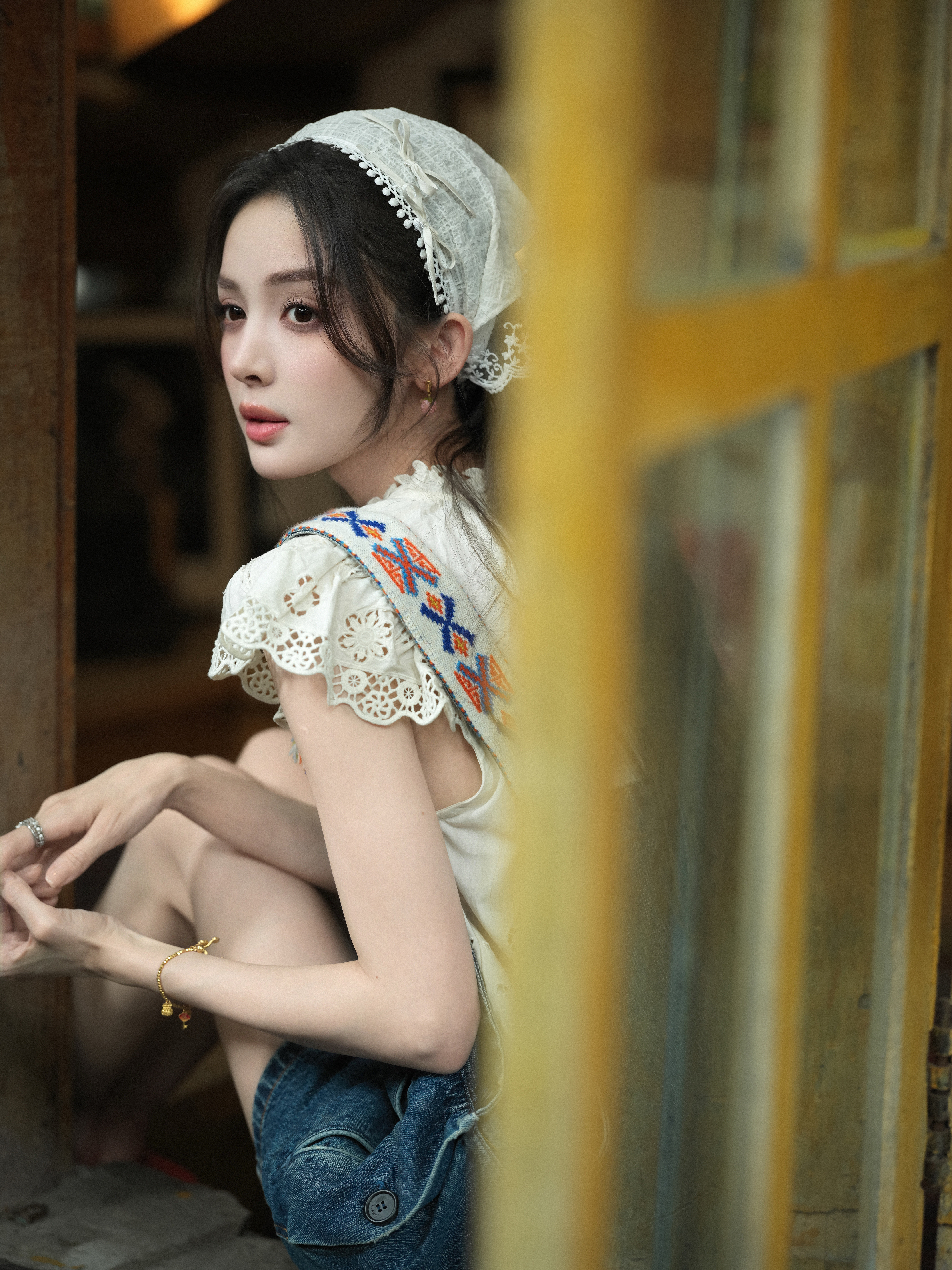 古力娜扎最新物料，田园风好美啊