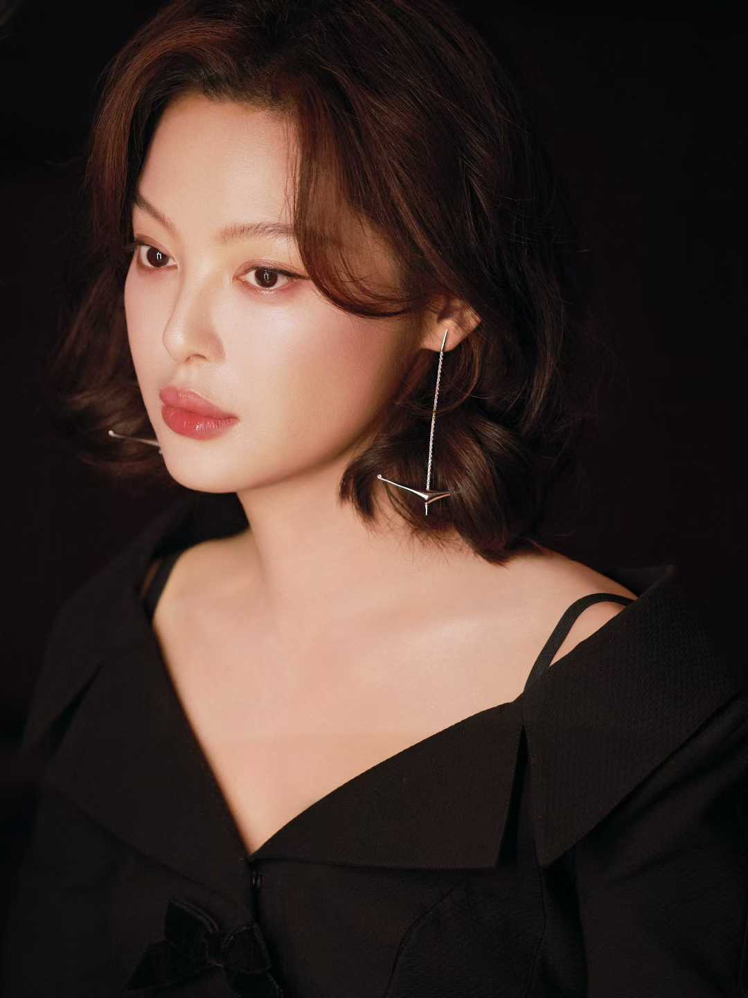 出席女神蒙上眼见面会的辛芷蕾，也是陈君所里最能打的战士跨年电影愿