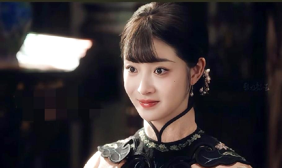 新剧《玉簟秋》刚开播，女主徐若晗就被网友吐槽：只要一开口说话，满嘴大牙的出戏感瞬间就毁了清冷小白花的