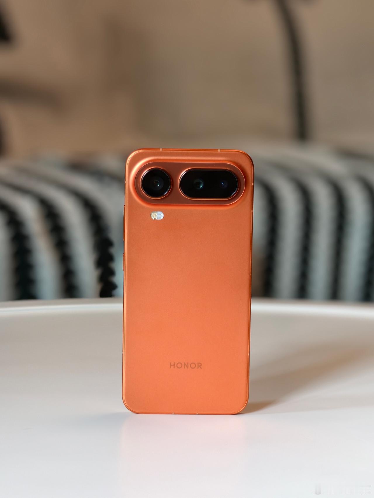 荣耀Magic8ProAir真机首摸：轻到