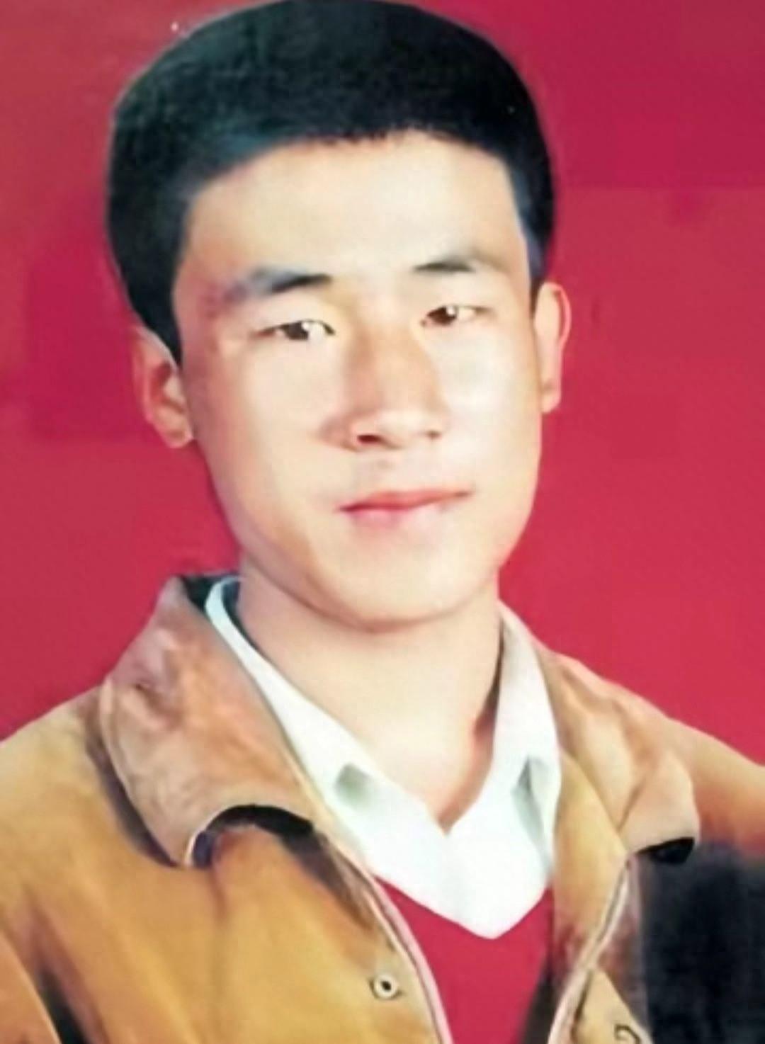 呼格吉勒图案是1996年的事，一个十八岁的小伙子因为报案成了杀人犯，48小时后被