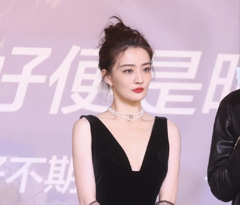 没有滤镜加持的原相机，才能检验女明星真实颜值吗？整理695张徐璐原生生图素