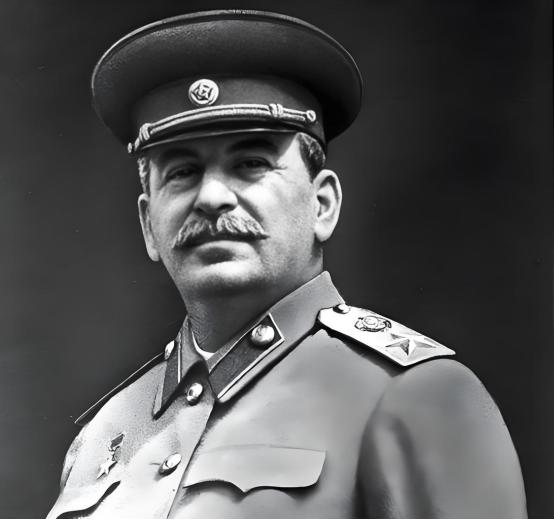 1949年解放军开炮轰击英舰，斯大林惊了：毛泽东既有傲骨，更有虎胆！ 194